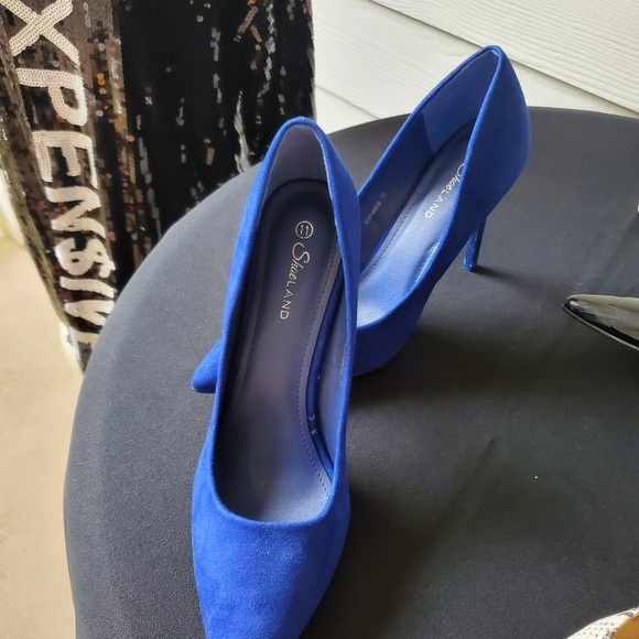 Shoes - Picture 3 of 9